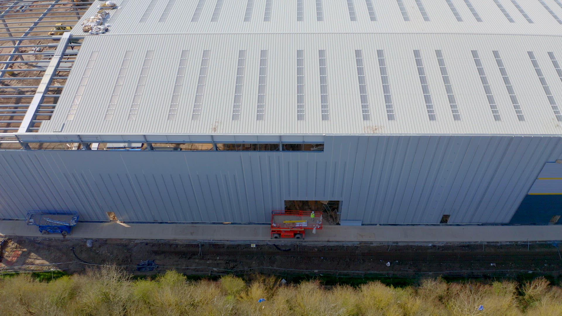 Late Phase Construction of a Warehouse Distribution Unit