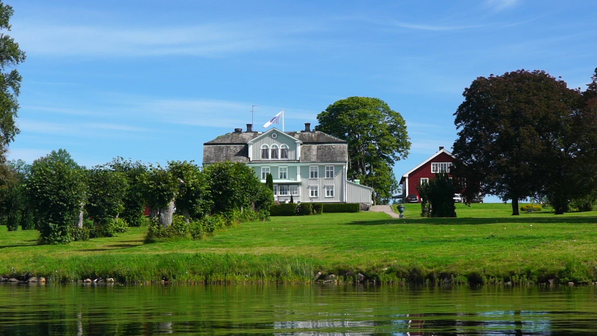 pov from canoe - mansion-manor - värmland - slomo.mp4