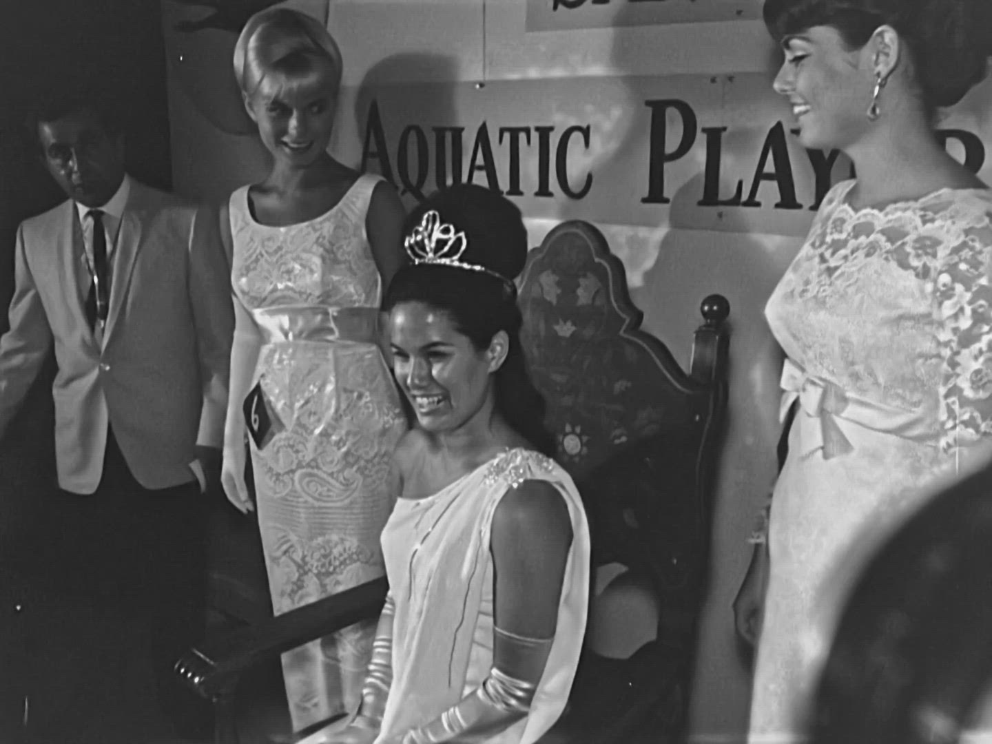 Miss Mission Bay 1966 crowned in San Diego