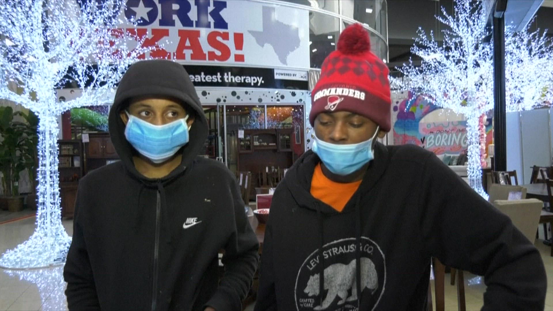 Texas: Store owner opens doors to those hard hit by winter storm