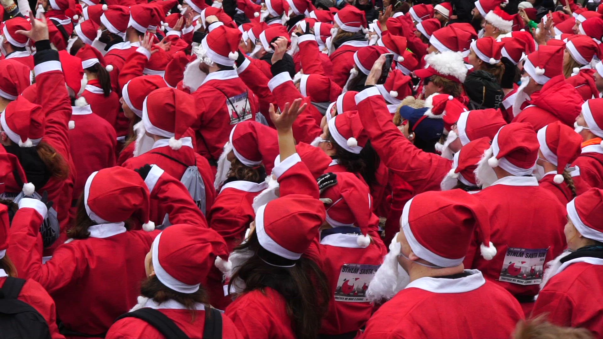 santa run - raising hands.mp4