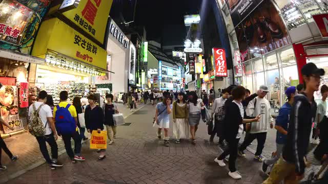 Time Lapse - Busy Shibuya Shopping District at Night - Tokyo Japan