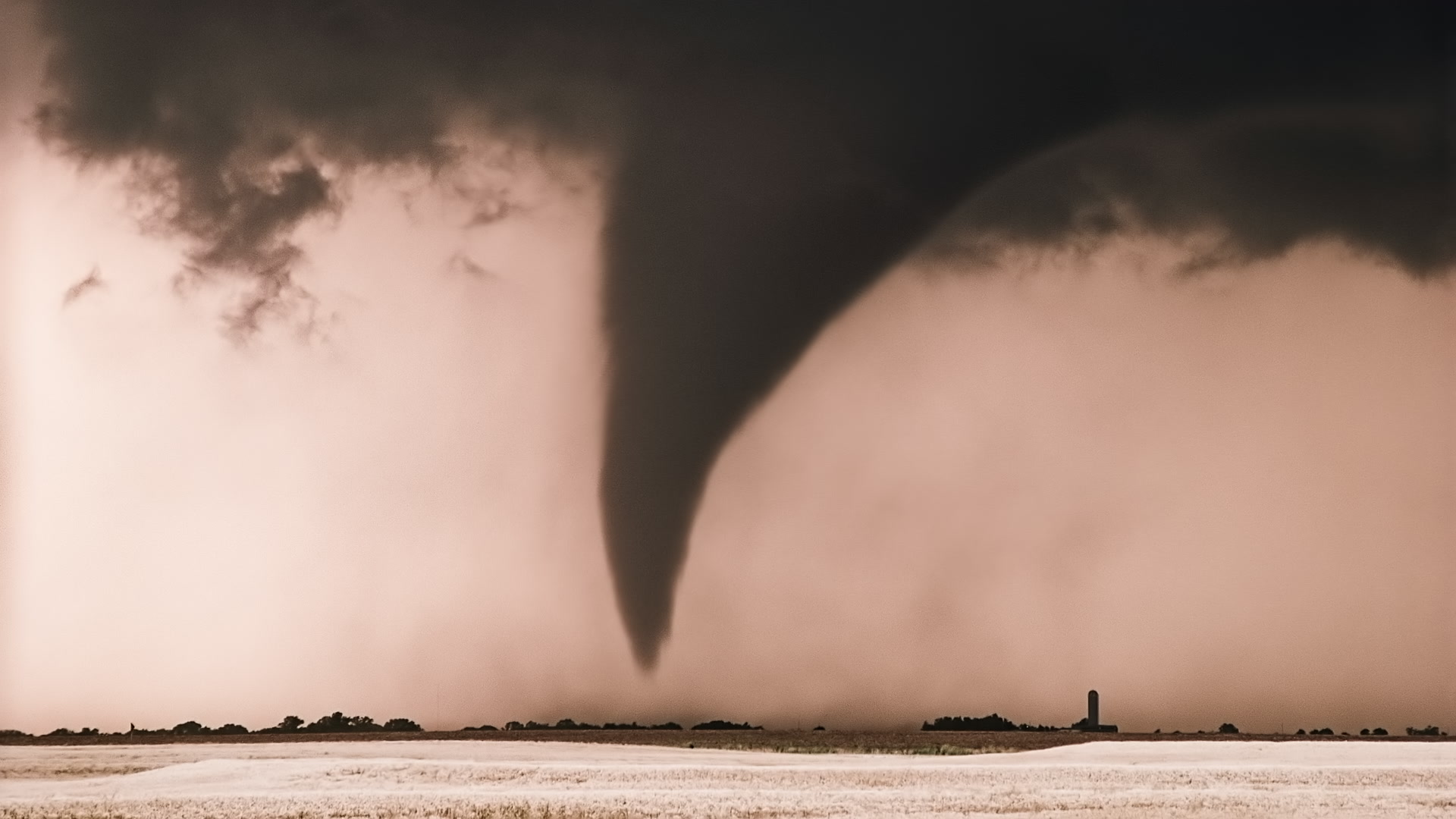 Storms on 35 - Big tornado approaches farm, Kansas
