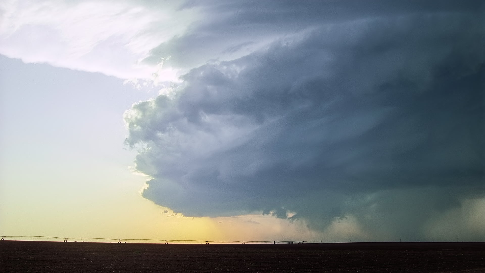 Storms on 35 - Mothership supercell thunderstorm approaches, sunset, Texas