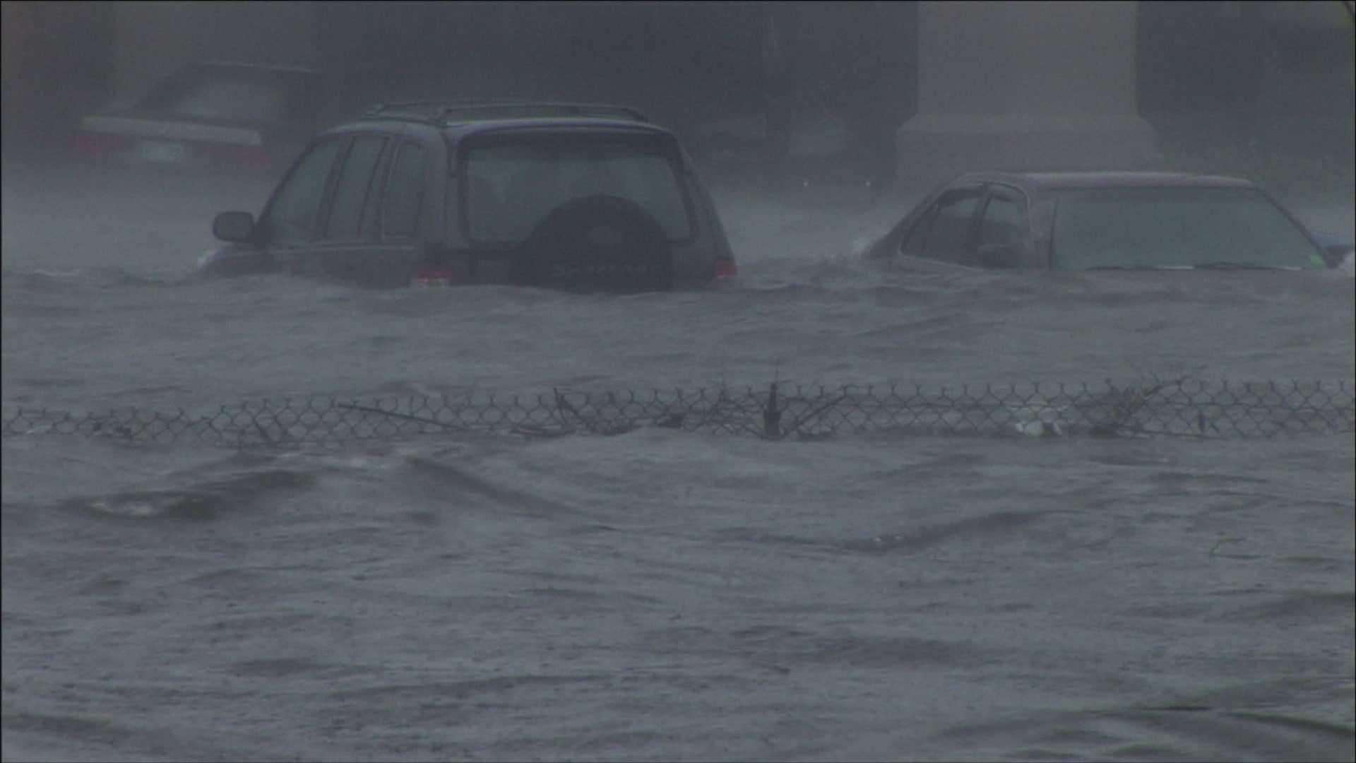 Two cars caught in record storm surge, Hurricane Katrina, 4K