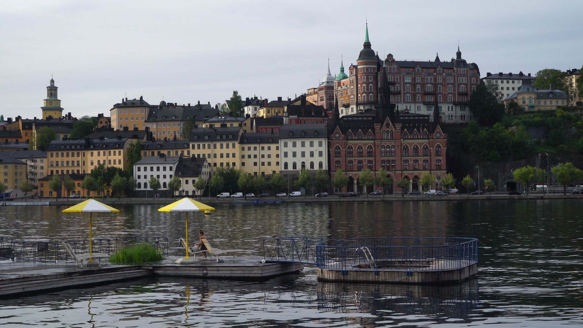Munkbrohamnen - bathing - 2.mp4