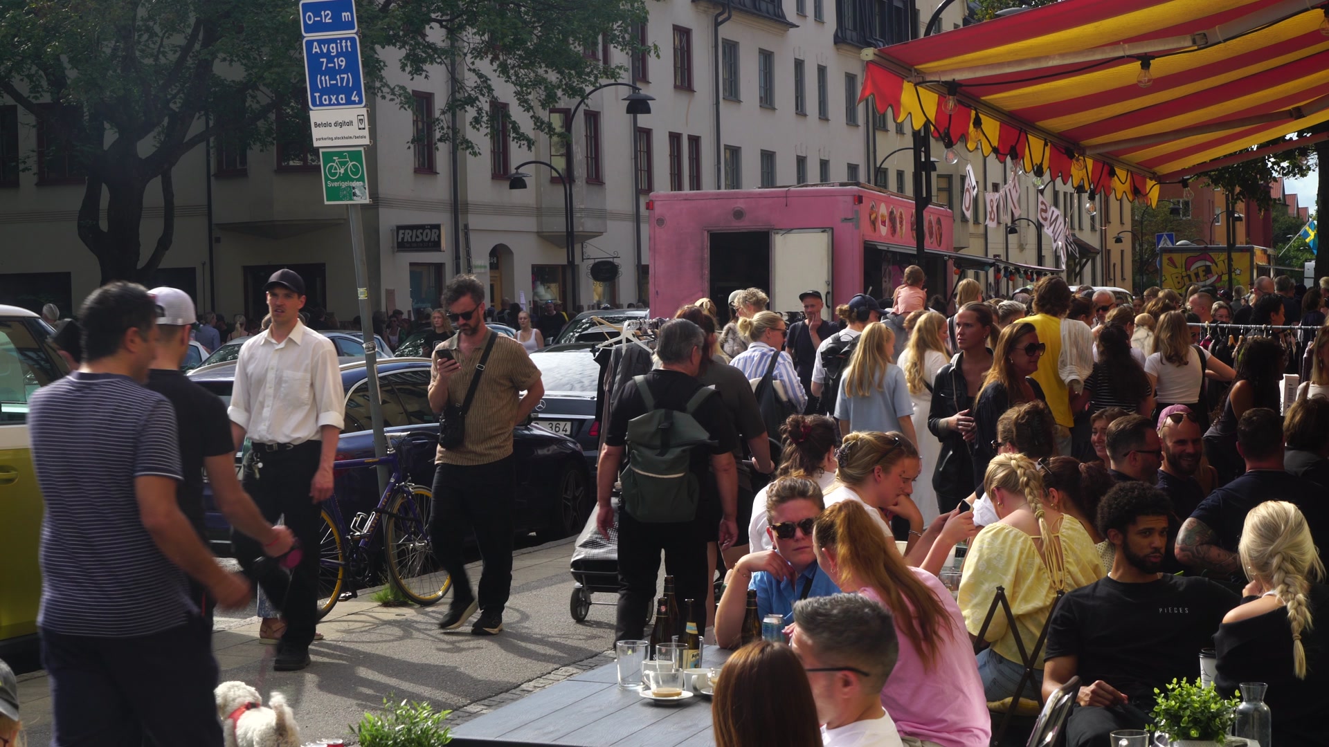 sidewalk restaurant - 2.mp4