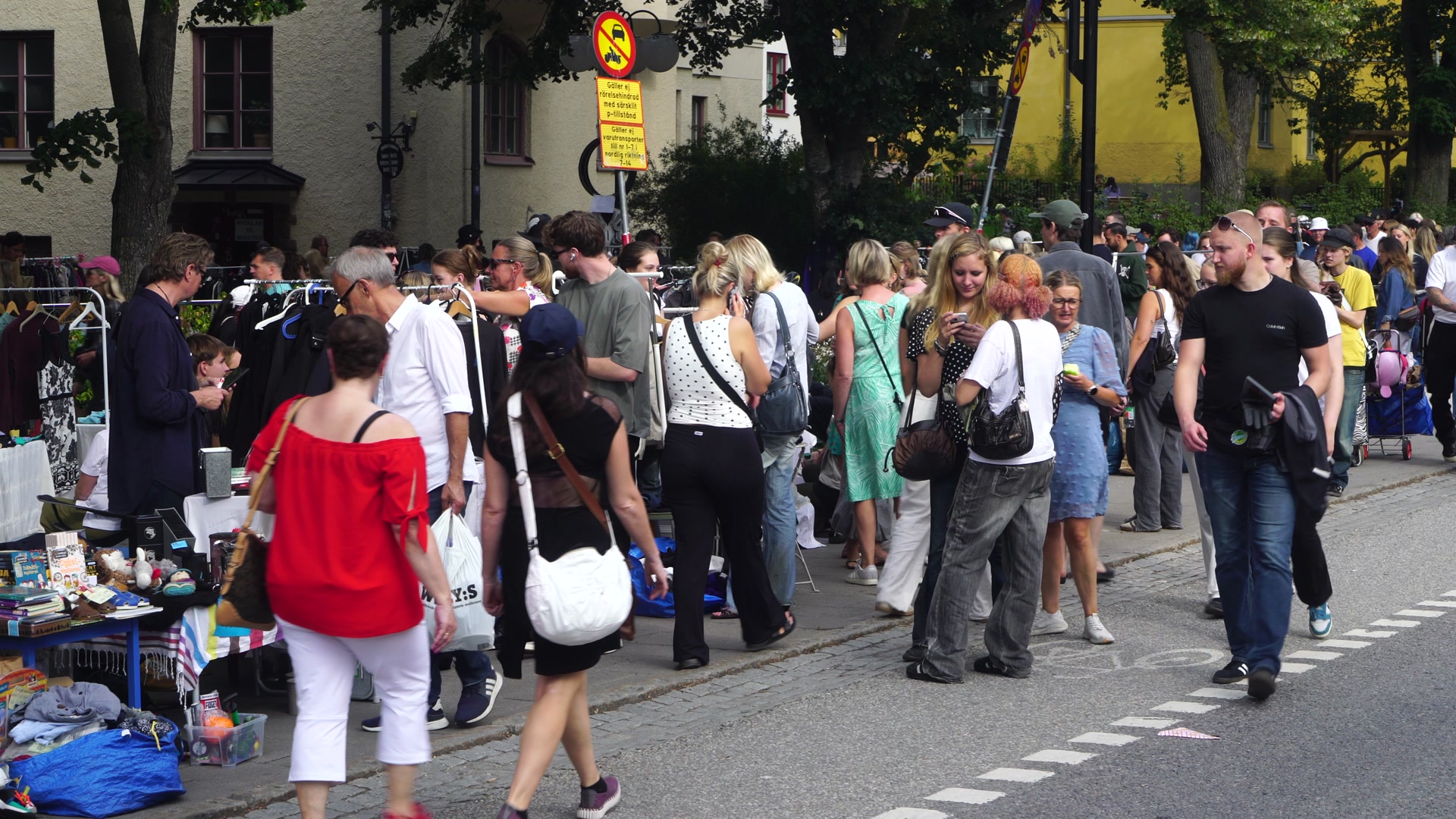 sidewalk flea market - 1.mp4