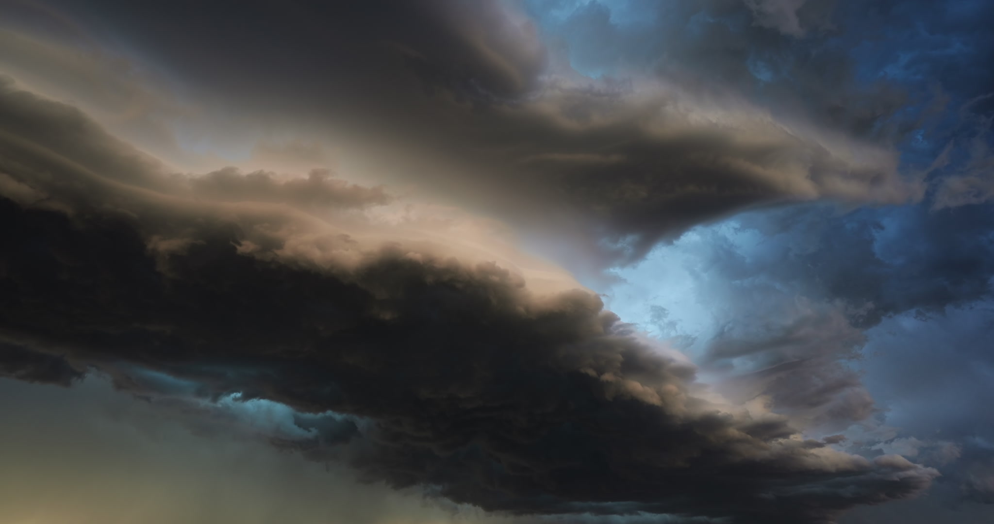 Alien-like teal and orange seven storm approaches, lightning, 4K, real-time