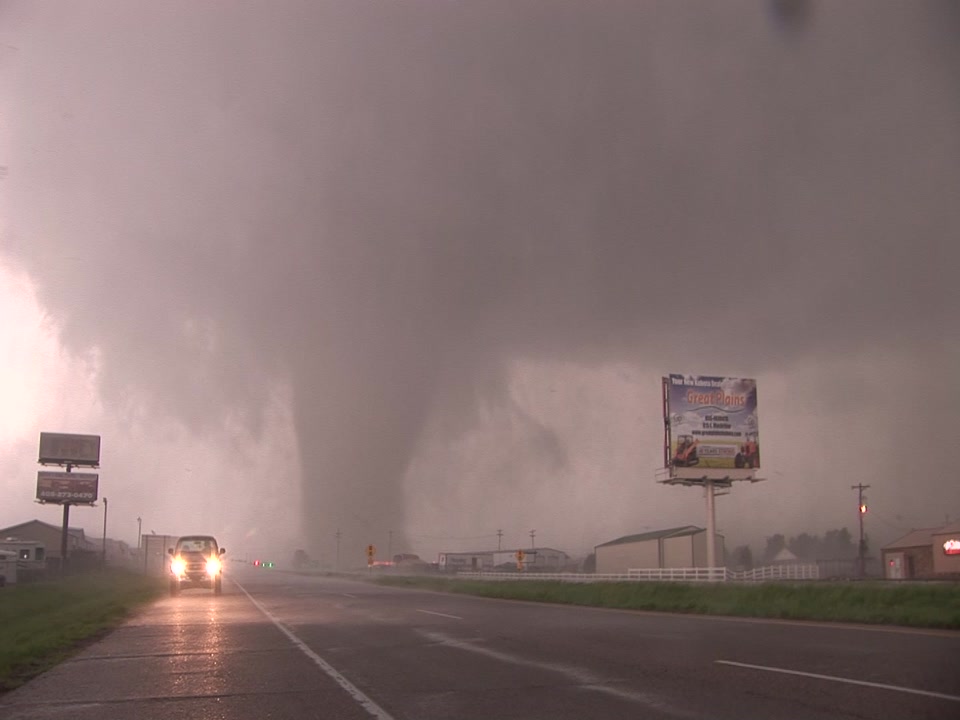 Large, destructive tornado moves into city, Oklahoma