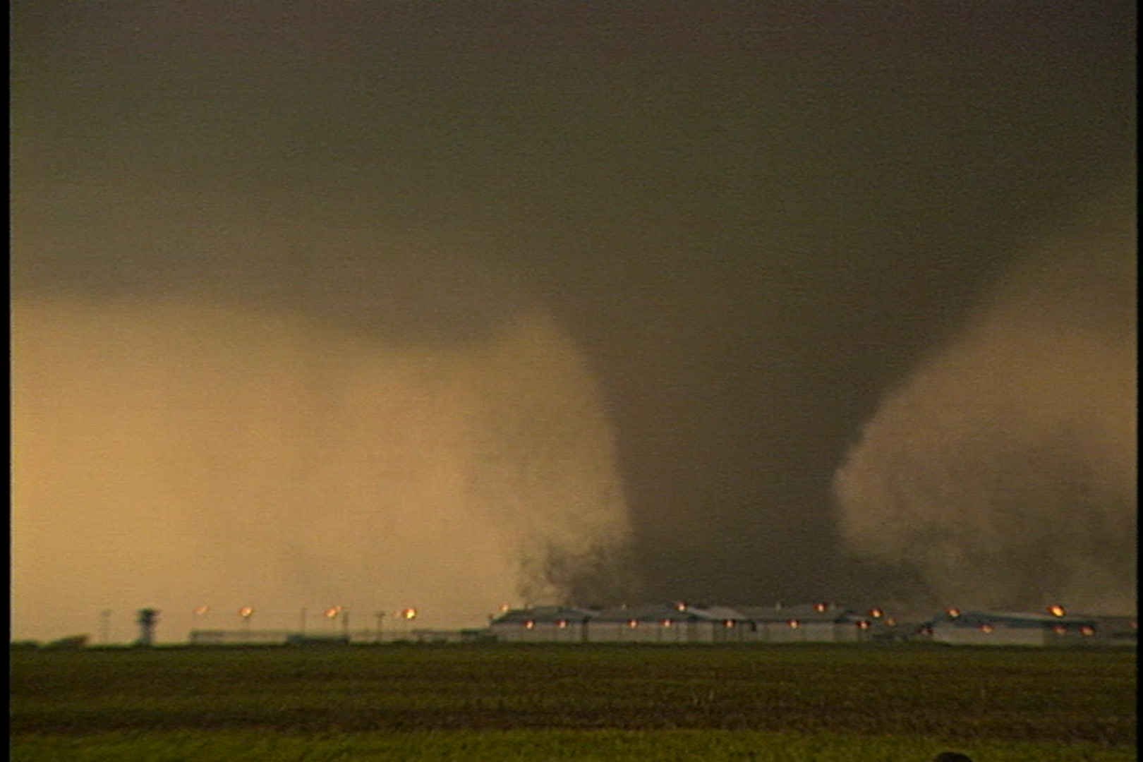 F5 Tornado passes behind prison, Texas