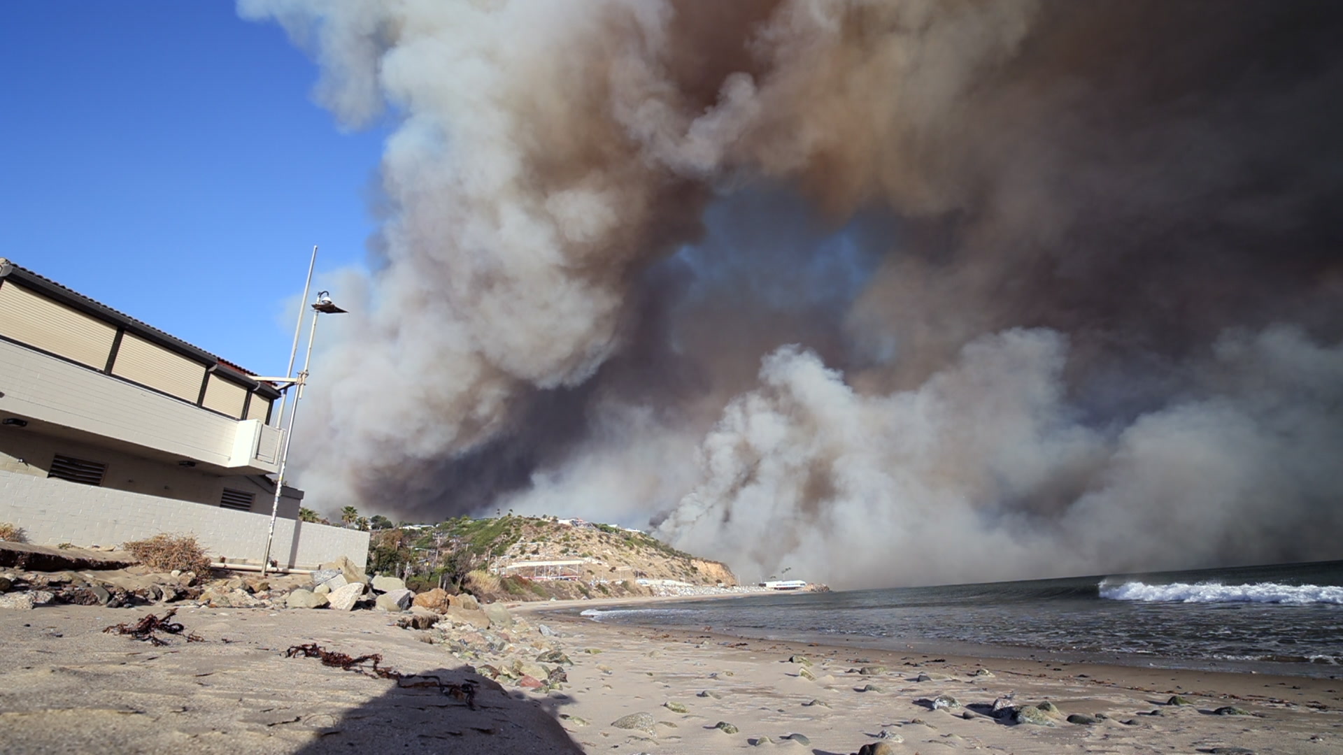 Smoke billows over the Pacific Ocean - Historic Palisades Fire, January 2025, 4K