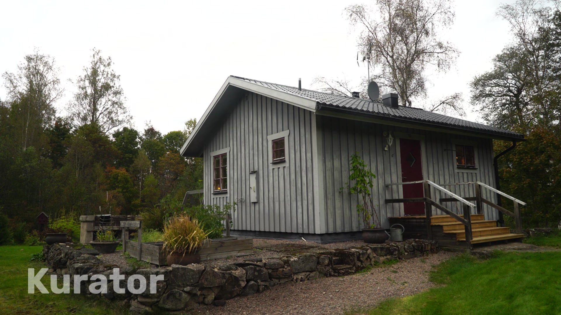 Cottage house - off-season - autumn.MP4