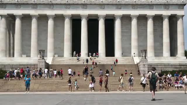 The Lincoln Memorial Zoom