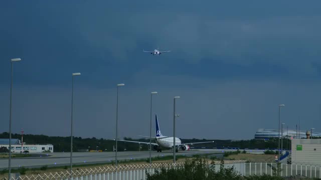 Airplane taxiing
