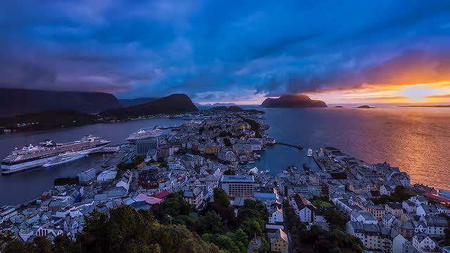 Sunset Over Ålesund - HD Timelapse