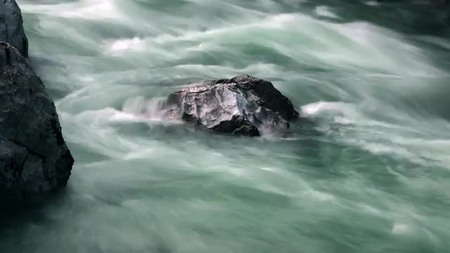 A green river Time lapse 4K