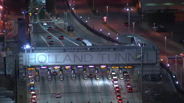 Holland Tunnel - Zoom in - Close Up, Cars, Night