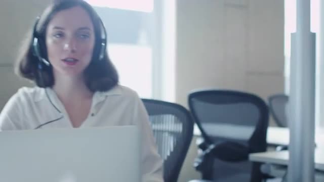 67_36_15_Customer_support_Workers_in_call_center