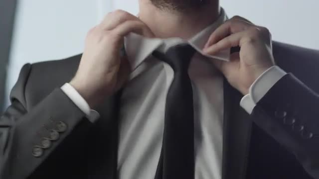 Business_tie_a_tie_ProRes