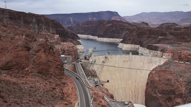 Traffic on and over Hoover DAm