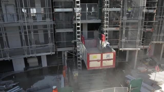 Scaffold lift in action