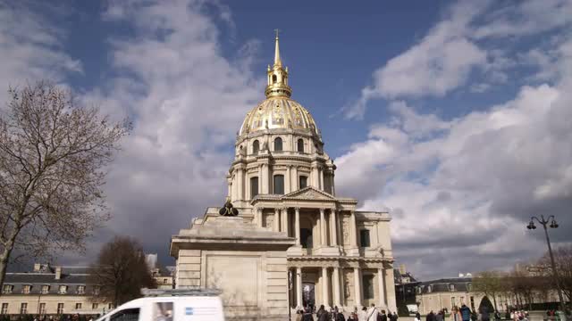 Street view of the Dome des Invalides.
