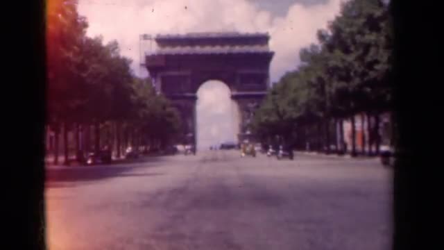 1939: l'arc de triomphe, or triumphal arch, one of the most iconic sights in paris PARIS FRANCE