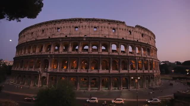 WS PAN Coliseum at Dusk / Rome, Italy