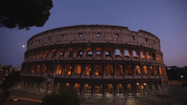 WS LD Coliseum at Dusk / Rome, Italy