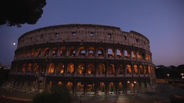 WS PAN Coliseum at Dusk / Rome, Italy