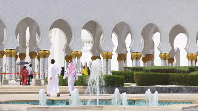 summer time day light main uae mosque visitors 4k 