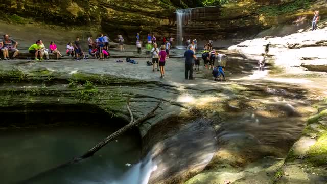 Spring waterfalls in Starved Rock state park time lapse 