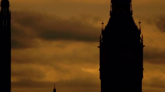 Downward moving shot of Big Ben