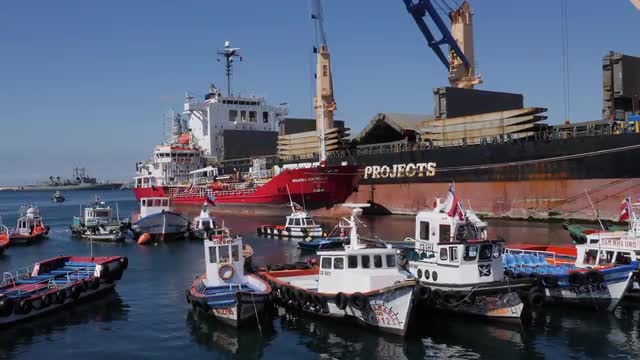 Valparaiso port freight and fishing ships
