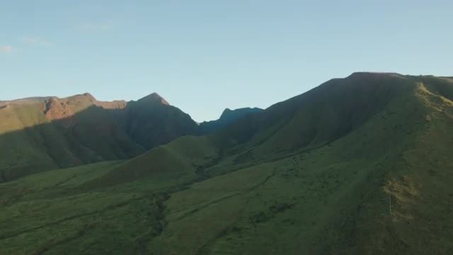 Hawaiian Mountain Rise - Drone