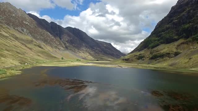 Flying over Loch Achtiochtan an Glencoe