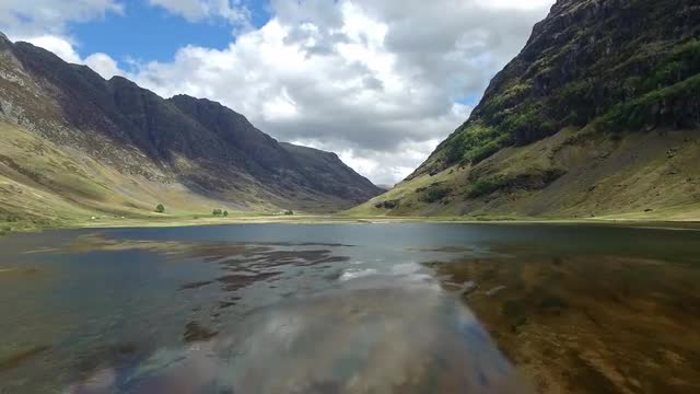 Flying over Loch Achtiochtan an Glencoe