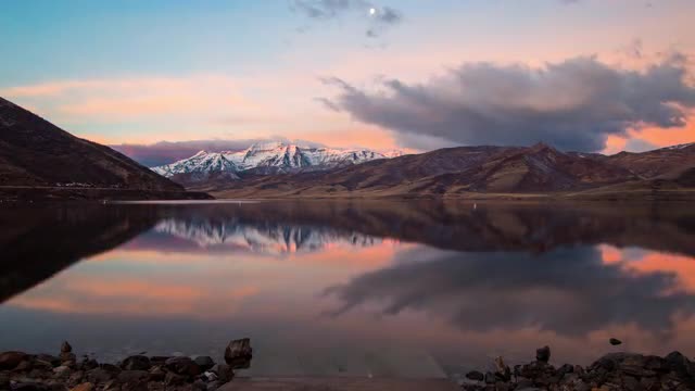 Deer Creek Reservoir reflecting time lapse sunrise