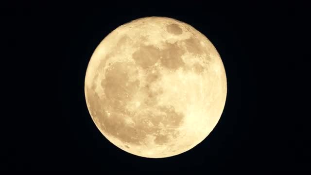 The 2017 Super Moon moments after moonrise. 2K Crop.