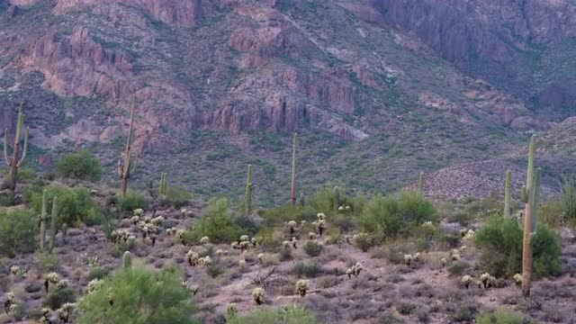 Superstition Mountains landscape, long 4k reveal
