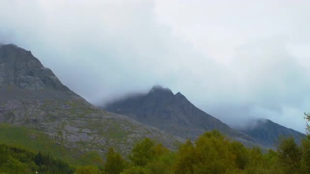 De Syv Søstre (The Seven Sisters) mountain range, timelapse