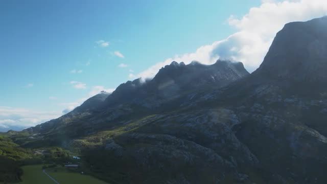 De Syv Søstre (The Seven Sisters) mountain range