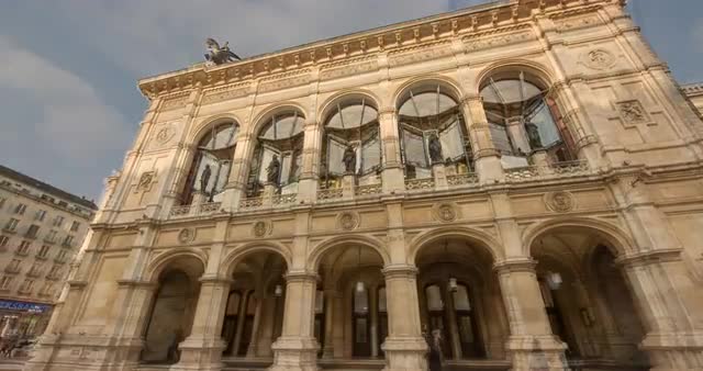 Moving timelapse / hyperlapse of Vienna State Opera house