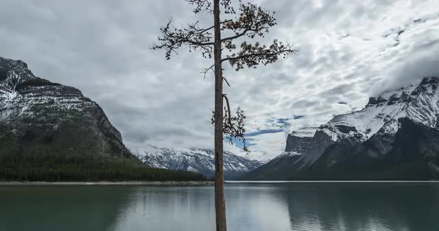 Lake Minnewanka Timelapse footage