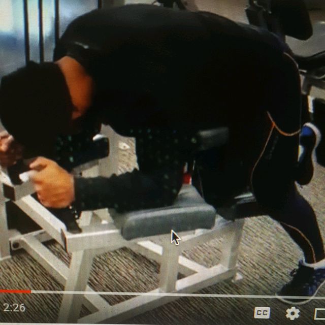 Machine Glutes Exercise Howto Workout Trainer by Skimble