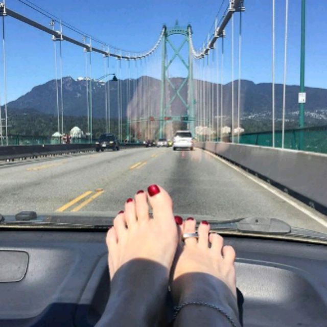 💕🎵🎶Baby Lay On Ur Back N Relax, Kick Ur Pretty Feet Up On My Dash!🎵🎶💕🌟