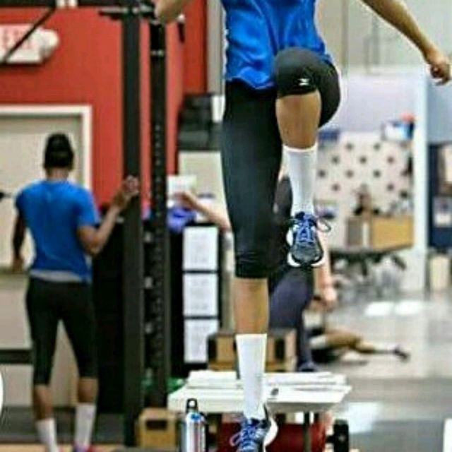 Box Steps Exercise Howto Workout Trainer by Skimble