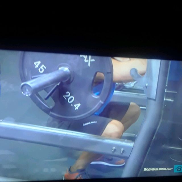 Smith Machine Front Squats by Stephon Thompson - Exercise How-to - Skimble