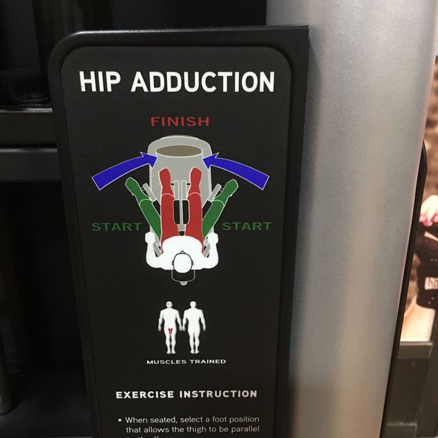 Thigh Squeeze 通过 Wafa Mohanna 锻炼方法 Skimble Workout Trainer